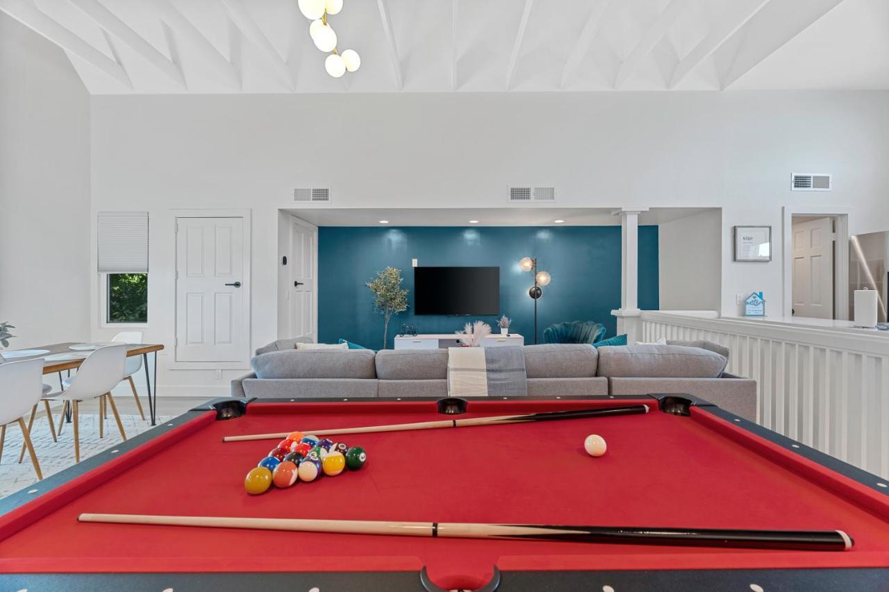 Peaceful Phoenix Getaway - Central Location, Family-Friendly & Pool Table! Exterior photo