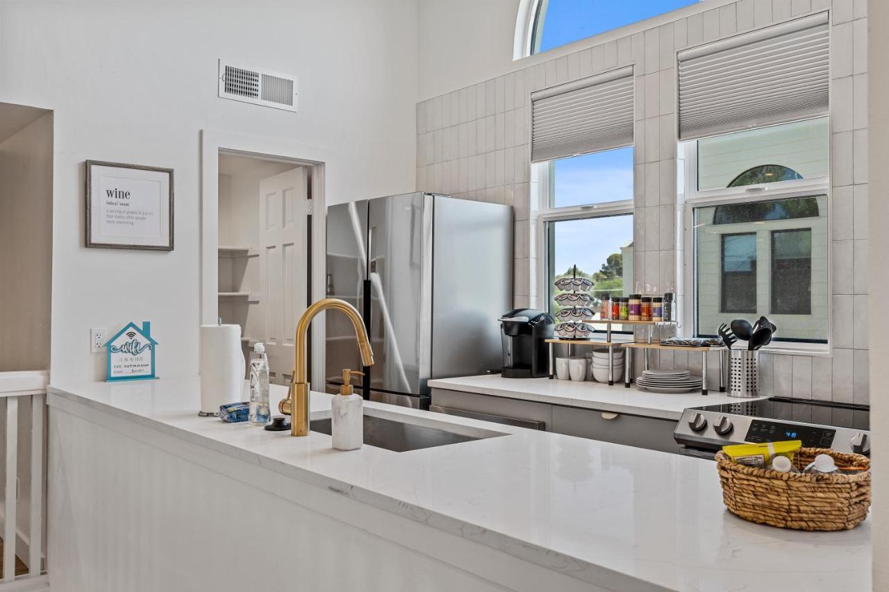 Peaceful Phoenix Getaway - Central Location, Family-Friendly & Pool Table! Exterior photo
